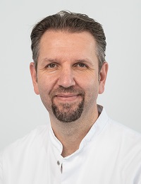 Dr. Robert Zanner Dr. Robert Zanner